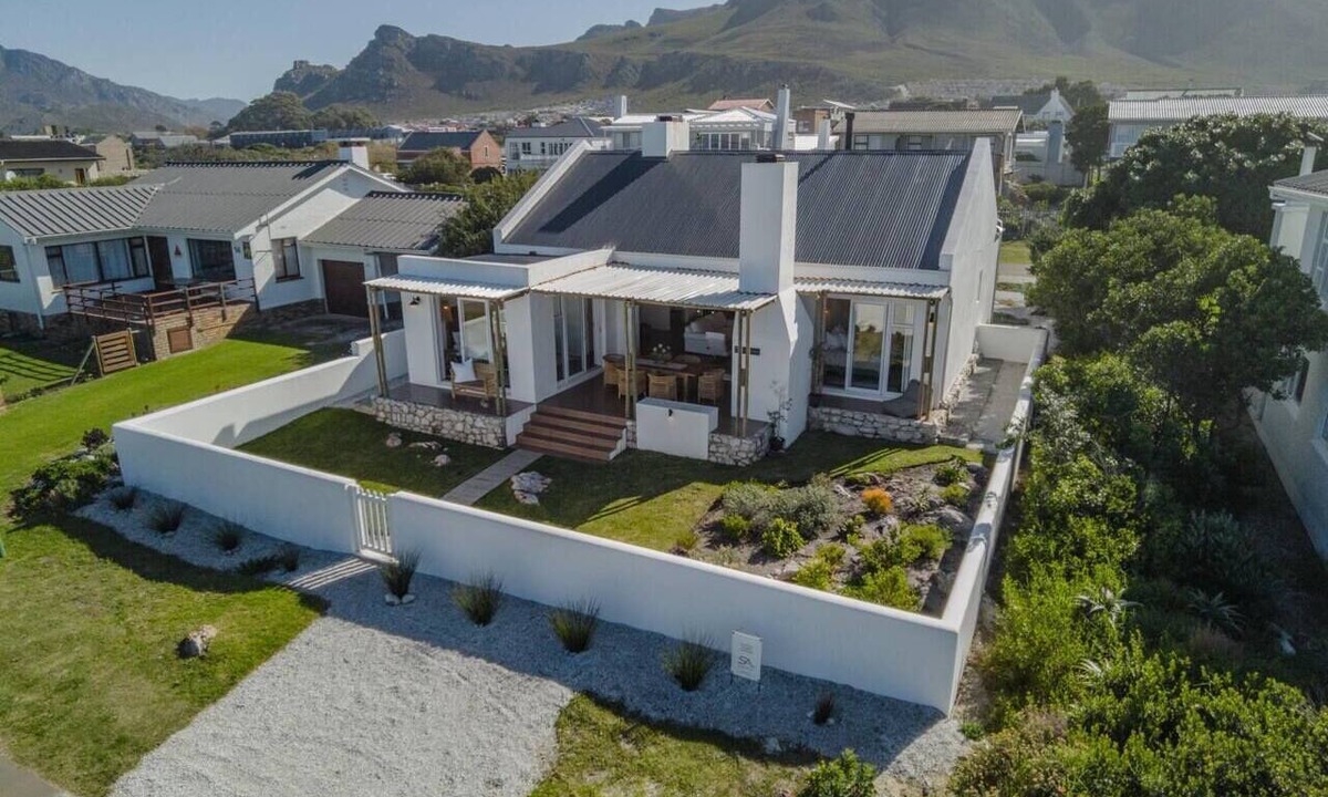 Kleinmond Apartment | Efcharisto Cottage, Kleinmond | Ocean View, Sleeps 6