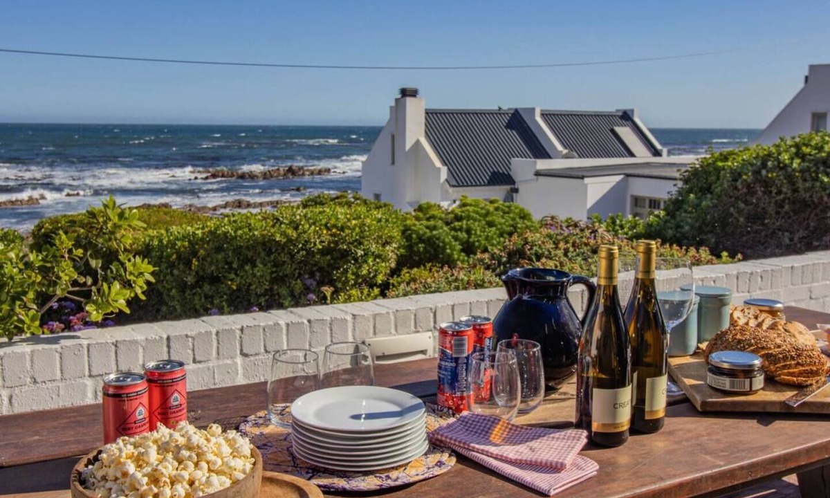Onrus House | Elaine's Villa | Onrus Ocean View | Sleeps 12 | Pet Friendly