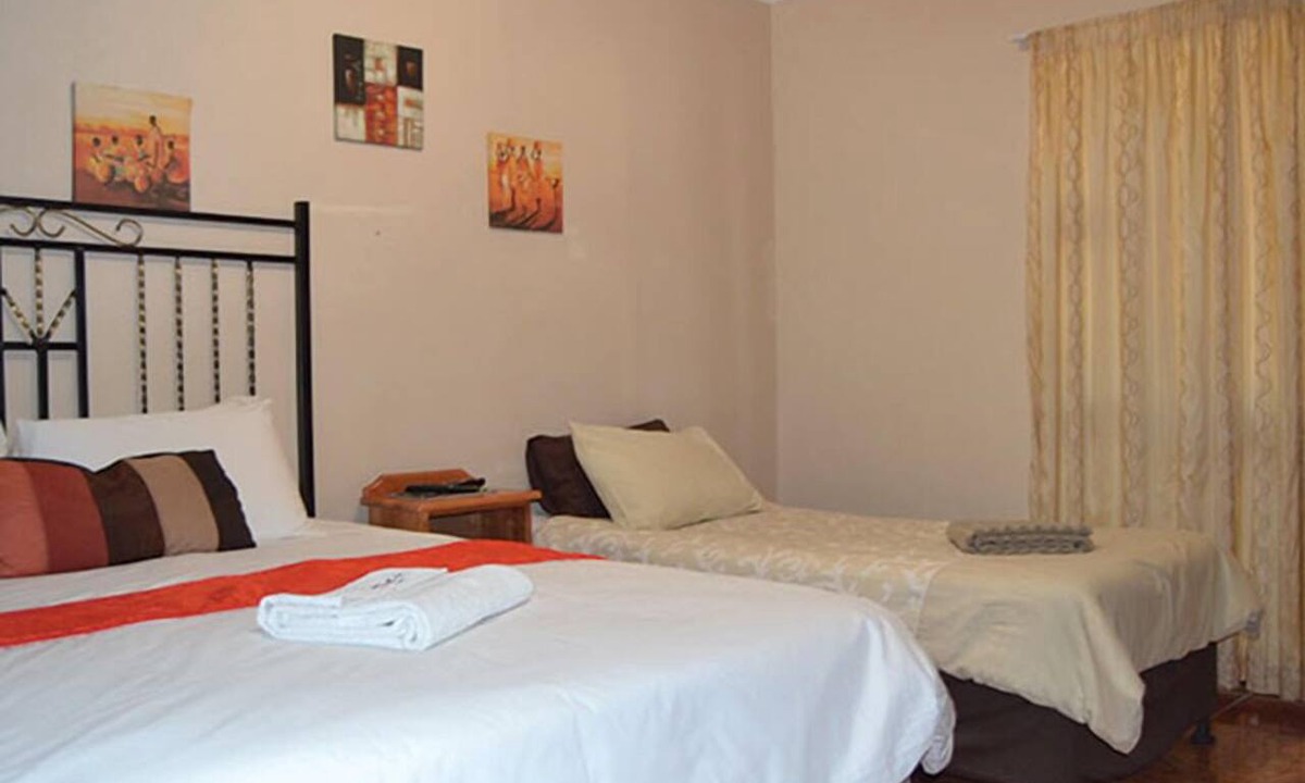 Upington House | Esme's Guest House