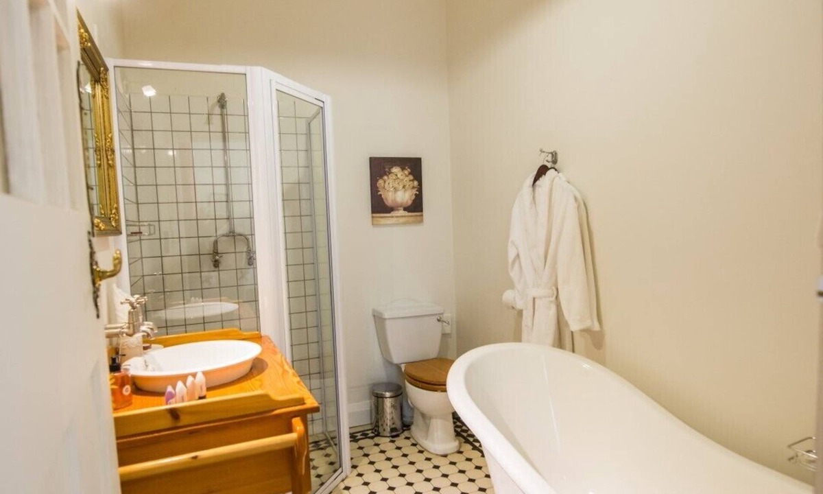 Ashton House | Excelsior Manor Guesthouse