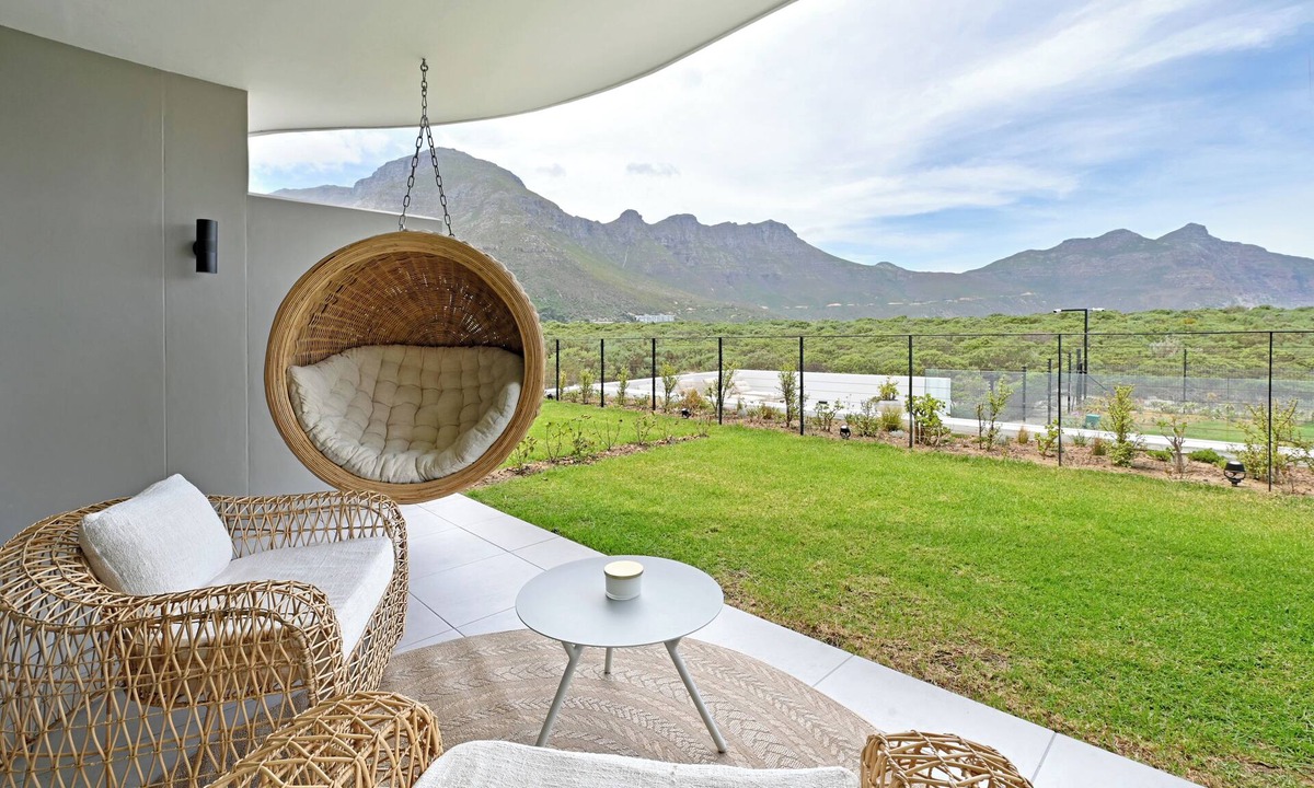 Hout Bay Apartment | Exclusive luxury apartment right on the beach | front row in Hout Bay
