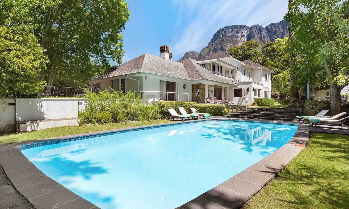 Newlands Villa | Family Villa, Pool, Tennis Court, Newlands -Craiglea