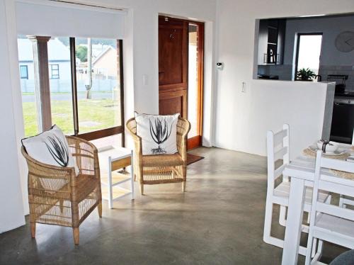 L'Agulhas House | Family Wave-L'Agulhas