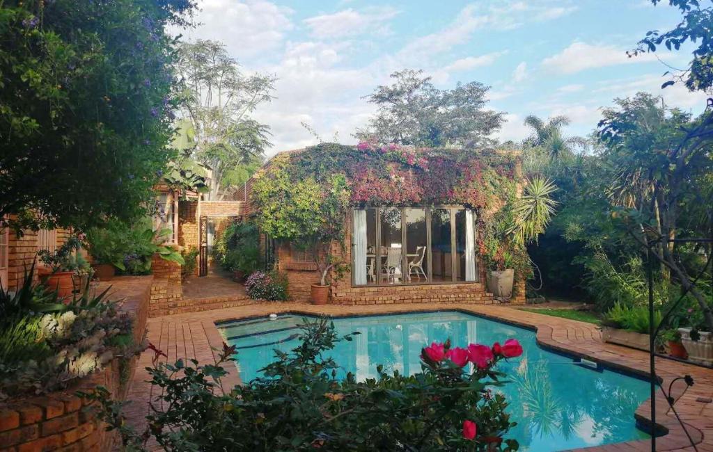Zwartkop Bed & Breakfast | Feather Tree Bed and Breakfast