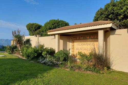 Hermanus Apartment | First Group Hermanus Beach Club