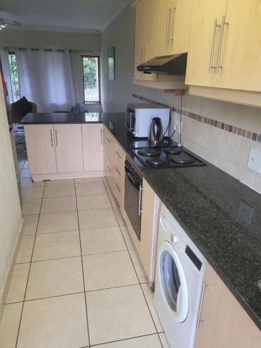 Margate Beach Apartment | Franjipani