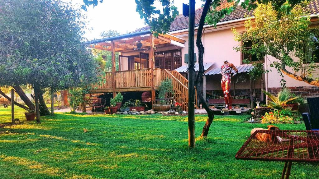 Trawal House | Frieden-Hof Guest Accommodation