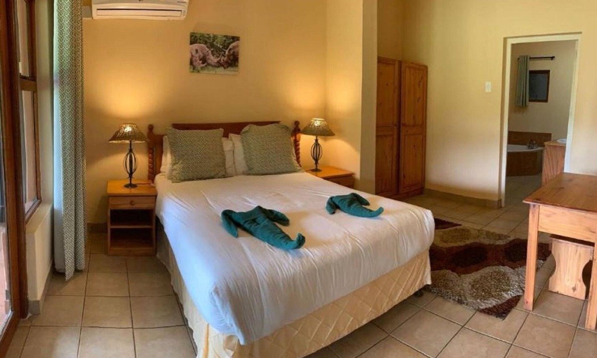 Hluhluwe Cabin | Gooderson Bushlands Game Lodge