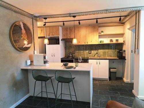 Eikenbosch Apartment | Green Olive Luxury Stay - Cozy, modern and central