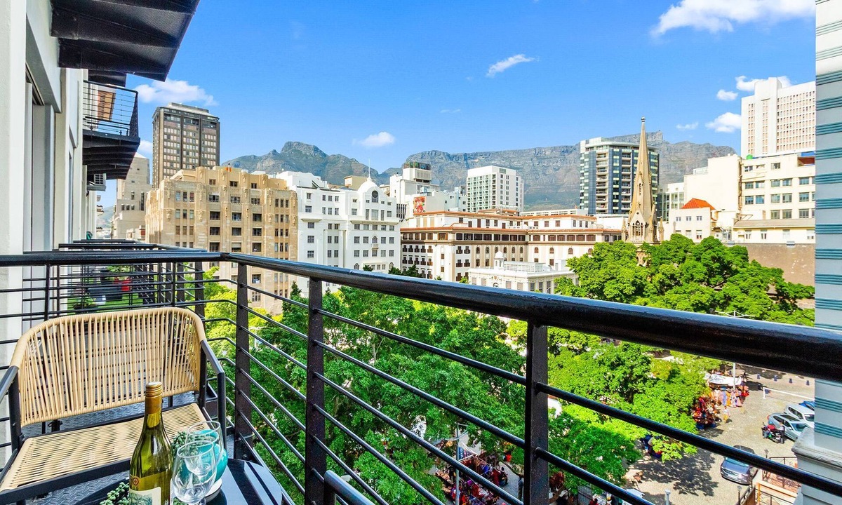 Cape Town City Centre Apartment | Greenmarket Place 503