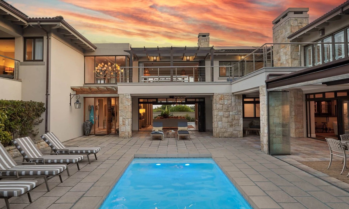 Hermanus House | Hemingway House