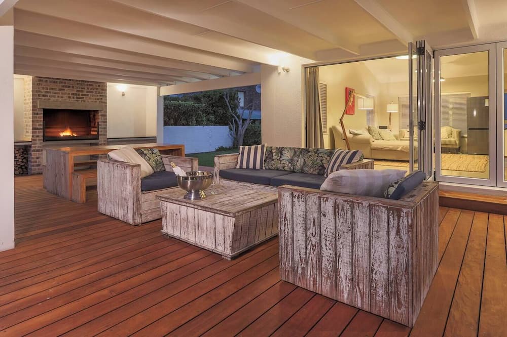 Voelklip Apartment | Hibiscus on Fourth | Tasteful family haven
