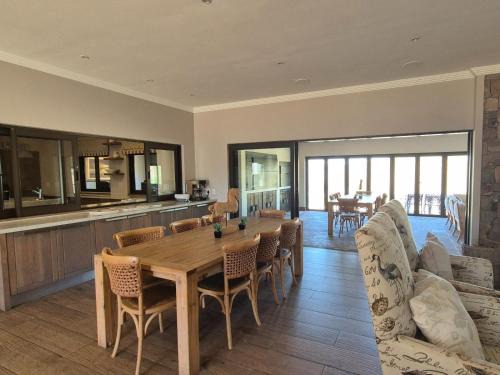 Dullstroom Apartment | Highlands Retreat Lodge In Highland Gate Golf and Trout Estate 1135