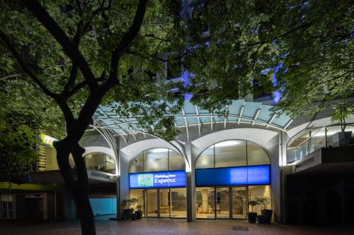 Cape Town City Centre Hotel | Holiday Inn Express Cape Town City Centre by IHG