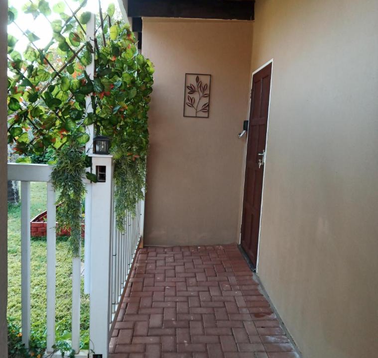 Sinoville House | Hoovers Nest