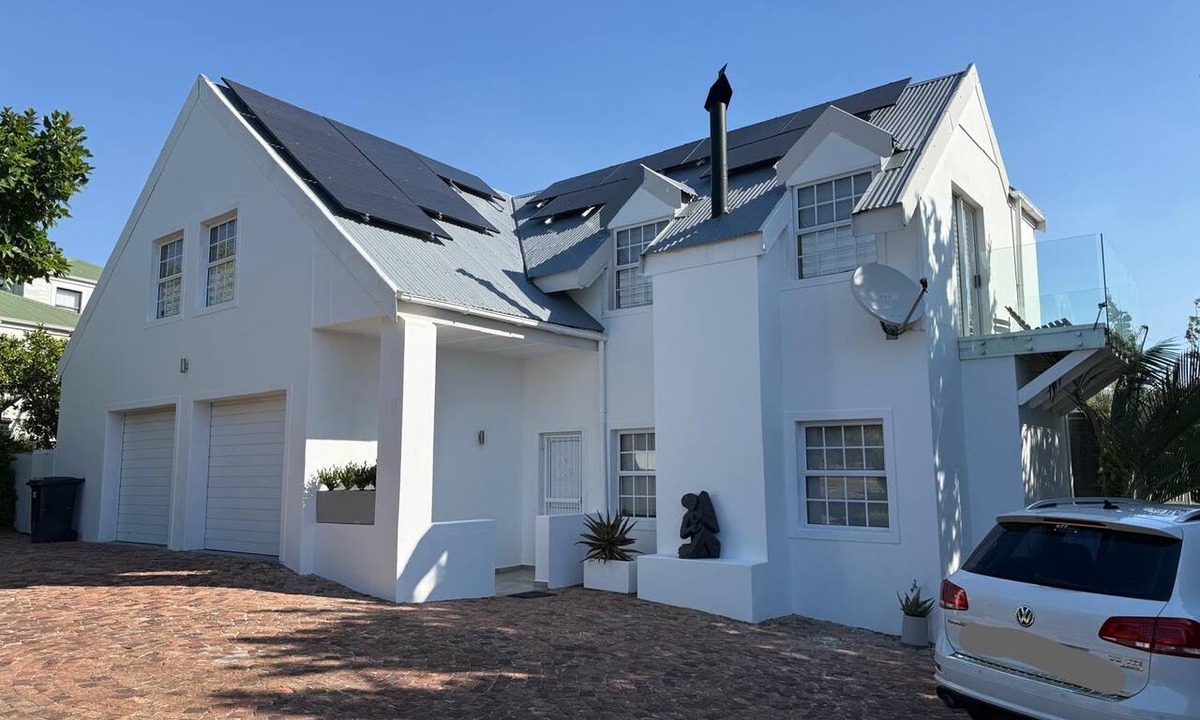 Audas Estate House | House with a view of Tafelberg/Helderberg and False Bay — Online tour available