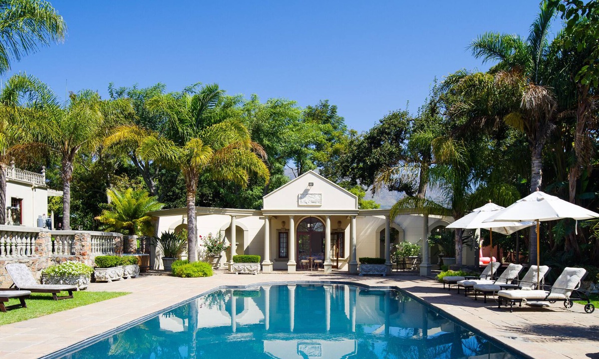 Tokai Villa | Ibis Luxury Villa - In the Heart of Constantia Winelands