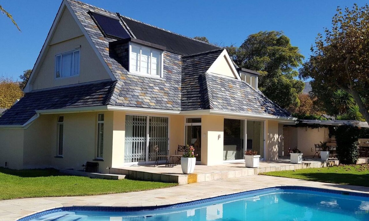 Lakeside House | in Tokai mit Privatem Pool by Interhome