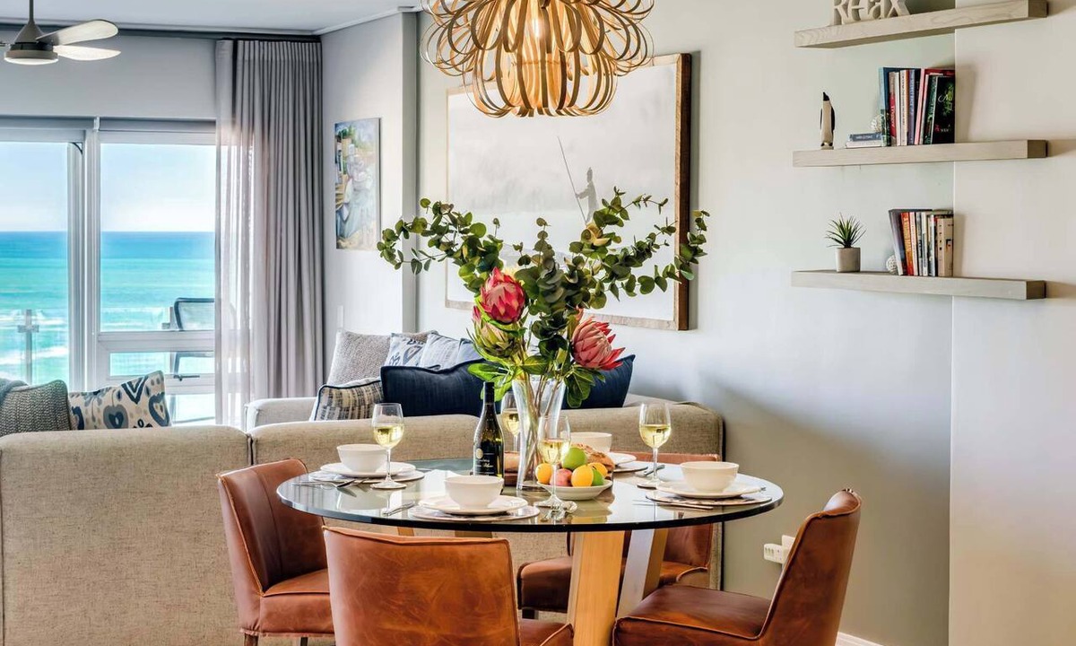 Clifton Apartment | Incredible Clifton Apartment w 180 Sea Views Dunmore Blue