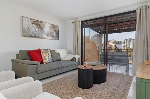 Century City Apartment | Island Club Century City 2 Bedroom Canal View Apartment