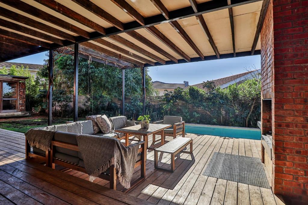 Wavecrest House | Jbay Holiday Home