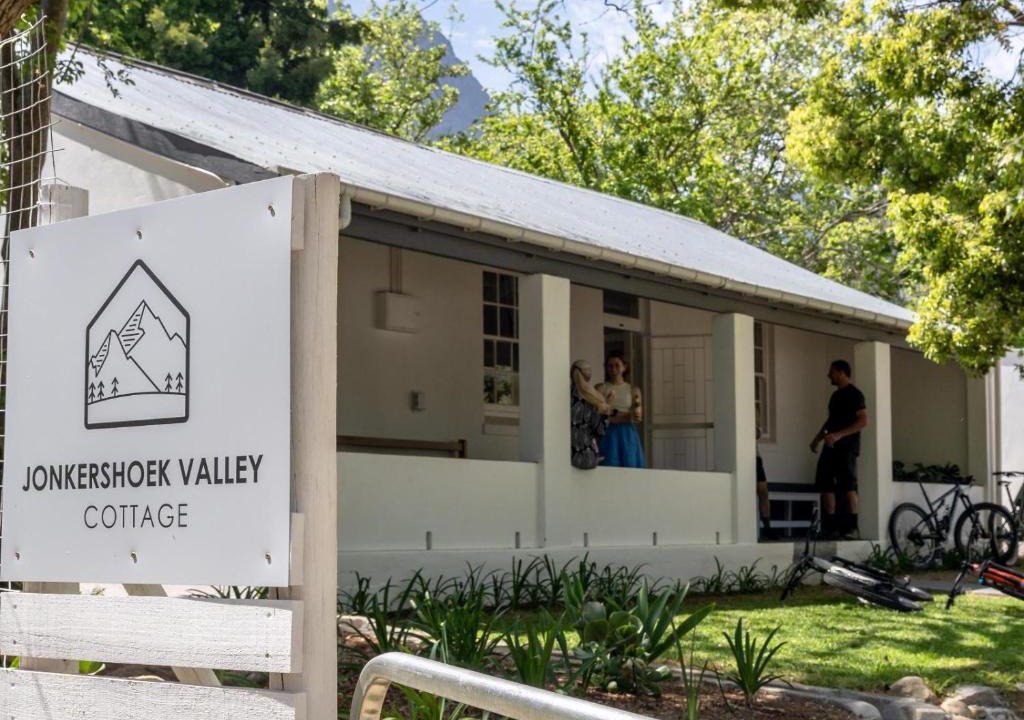 Stellenbosch Apartment | Jonkershoek Valley Cottage