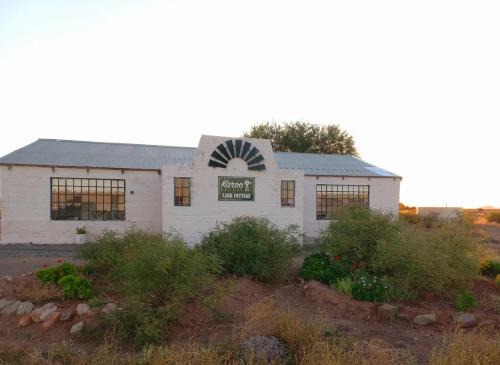 Camdeboo Apartment | Karoo Secret Sclaters Lark and Karoo Lark units