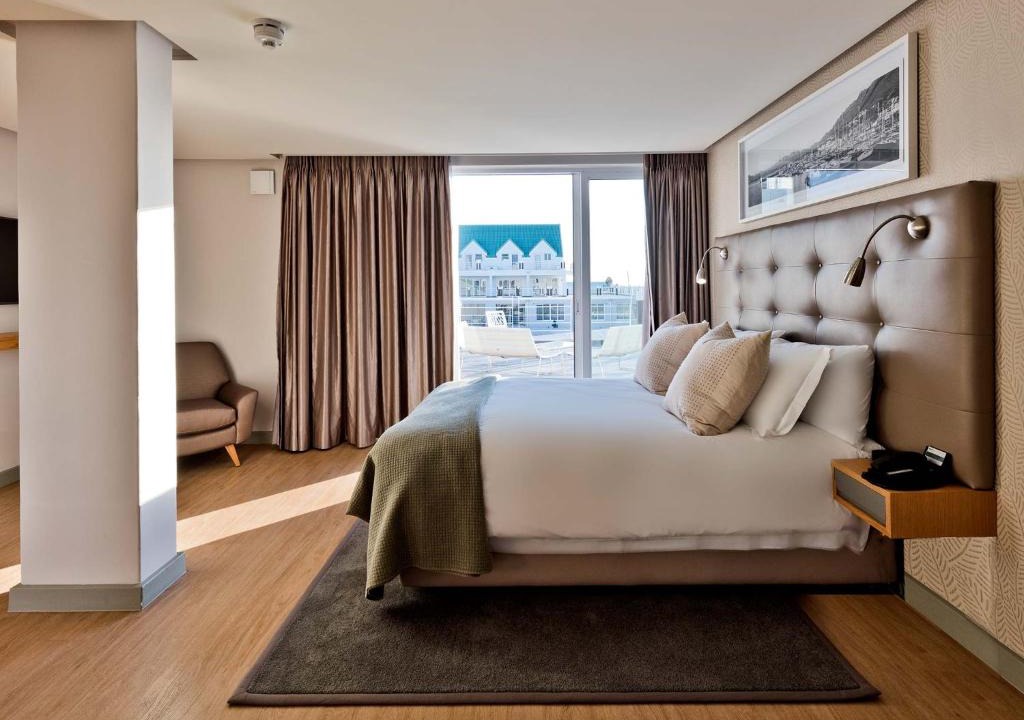 Harbour Island Hotel | Krystal Beach Hotel