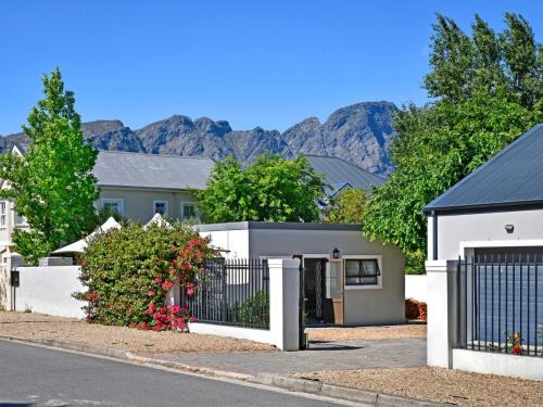 Franschhoek Apartment | La Rochelle Cottage