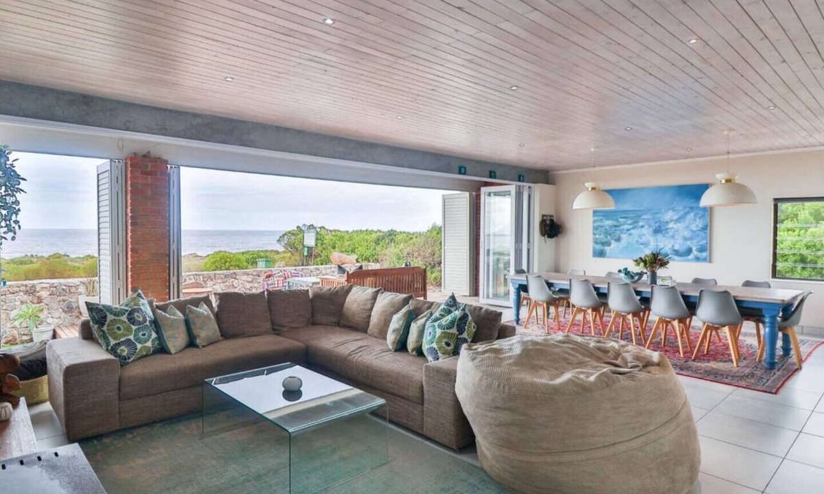 Kleinmond Apartment | Lady Serenity, Kleinmond | Oceanfront with hot tub