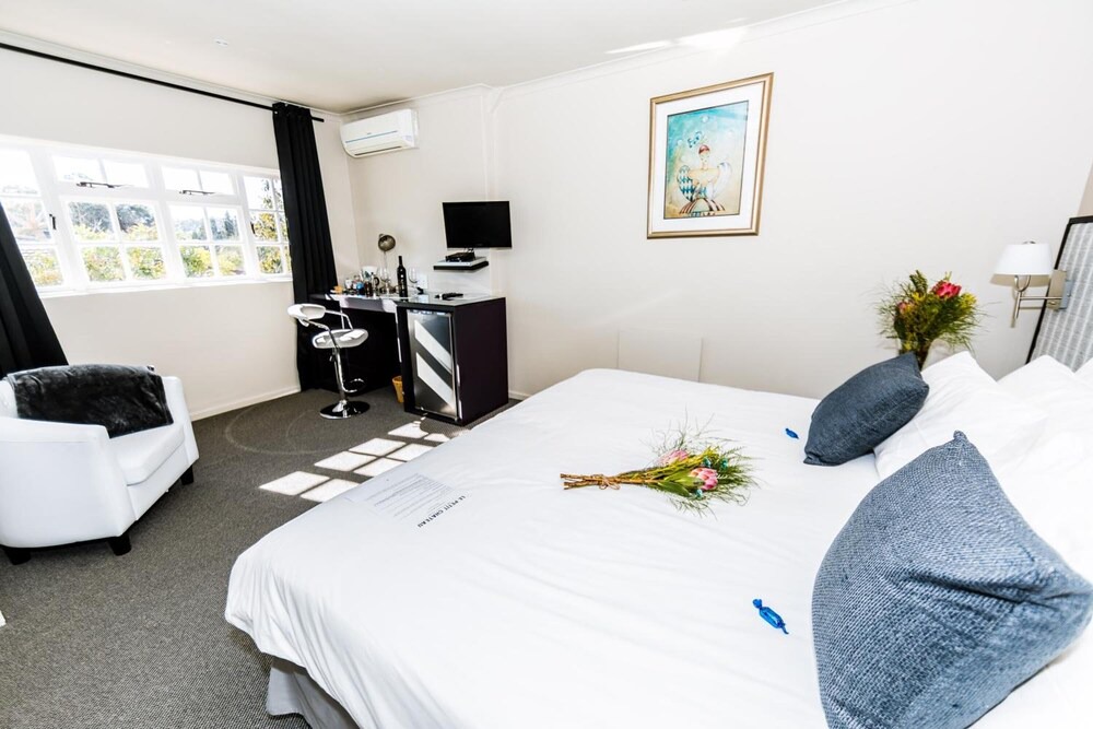 Durbanville House | Le Petit Chateau