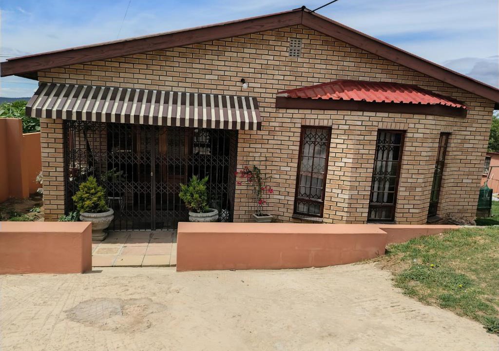 Grahamstown House | Lindrish's B&B