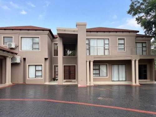 Makhado Bed & Breakfast | Liquid Blue Guesthouse