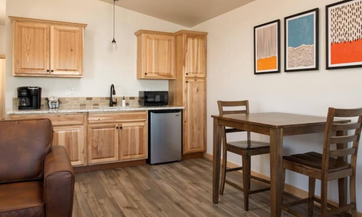 Boardman House | Looking for a Place to Relax? Enjoy the Stunning View of Columbia River w/ Pool