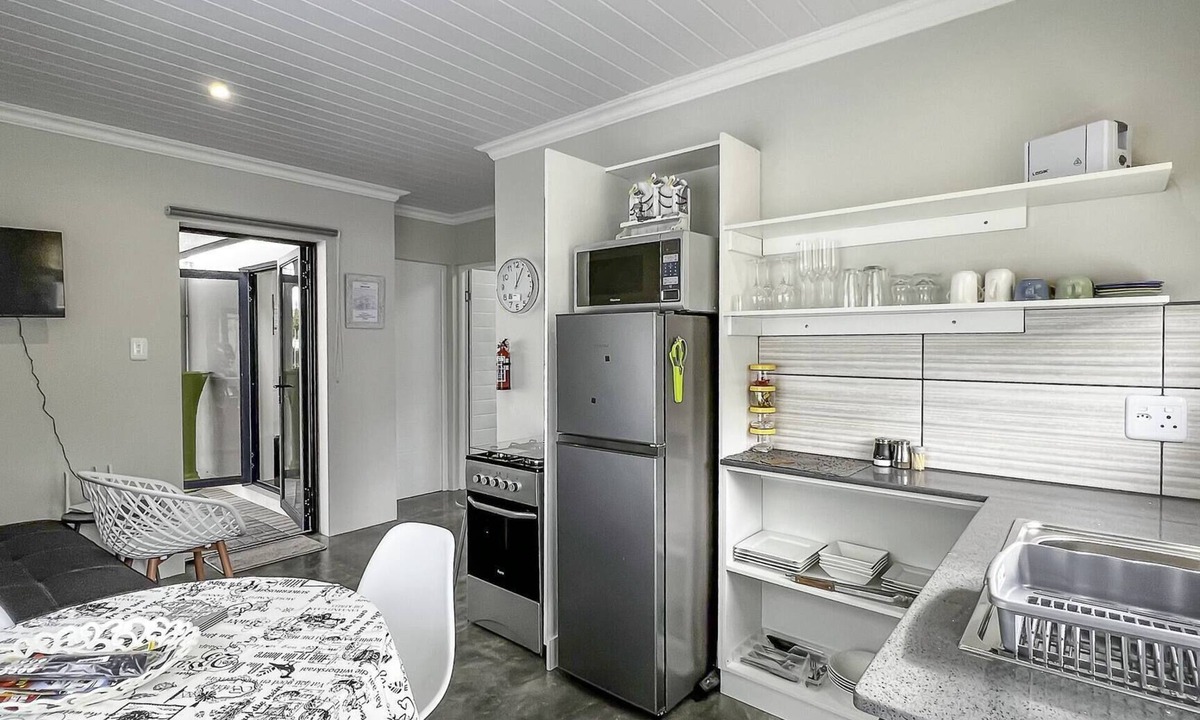 Mossel Bay Apartment | Luxurious 2-Bedroom Apartment with Sea View in Mossel Bay