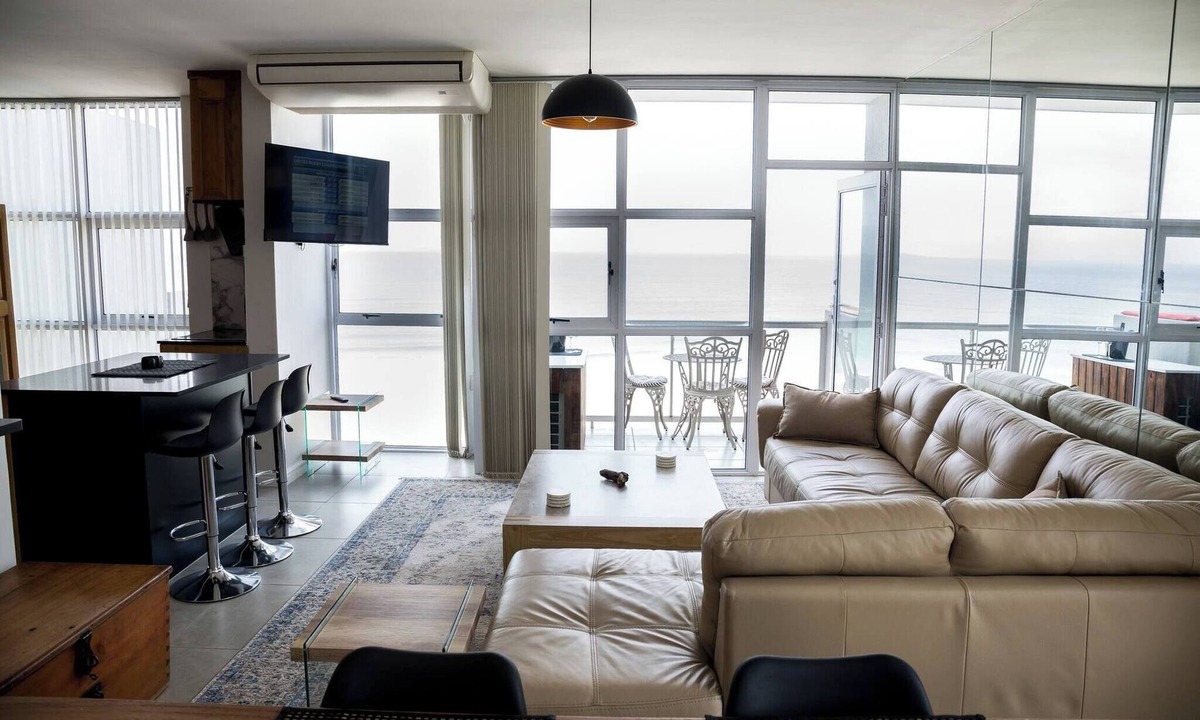 Strand Apartment | Luxurious 3-Bedroom Apartment with Ocean Views in Cape Town