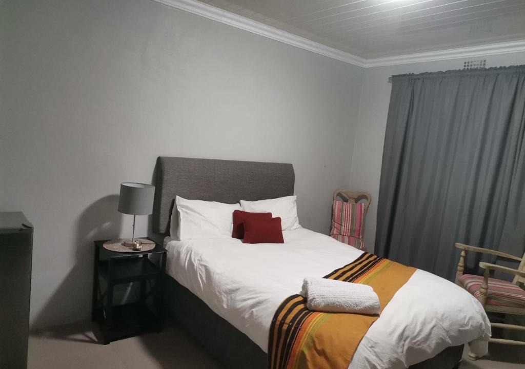 Khayelitsha Bed & Breakfast | Maseyi On 8 bnb