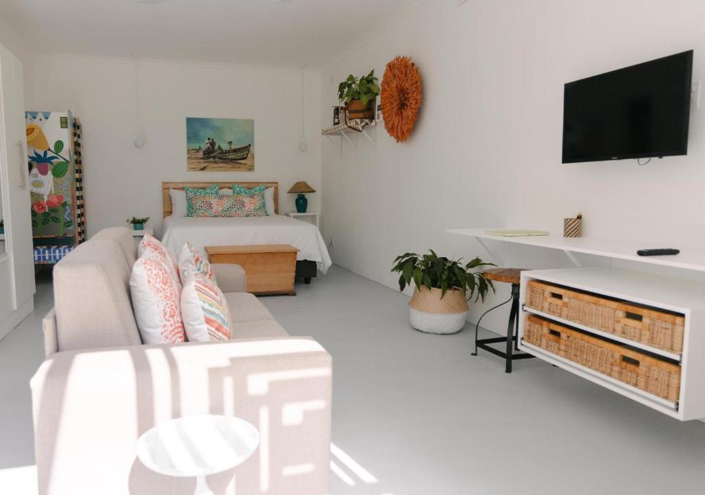 Somerset West House | McLeod's & Stuart's Cottage