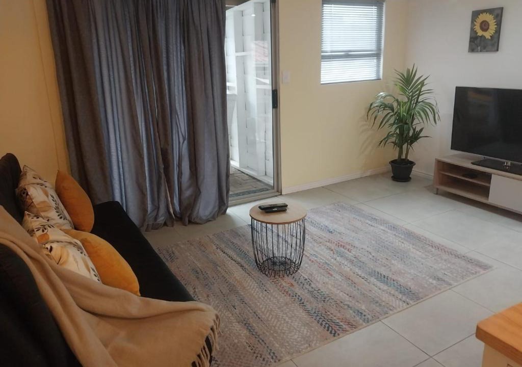 Welgemoed Apartment | Mellow Yellow Apartment