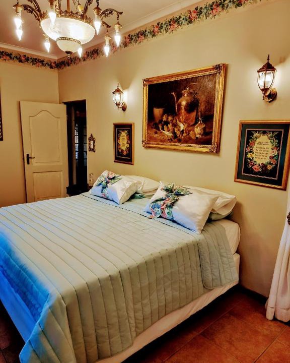 Tzaneen House | Mia's Accommodation