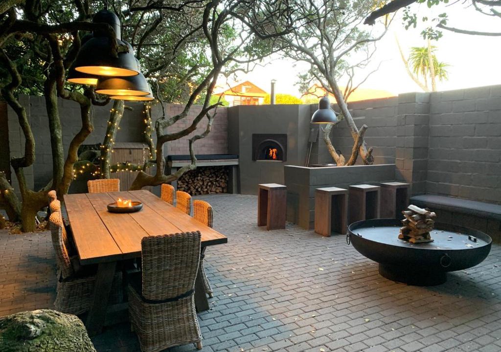 Franskraal House | Milkwood Retreat - Pizza Oven & BBQ - Franskraal