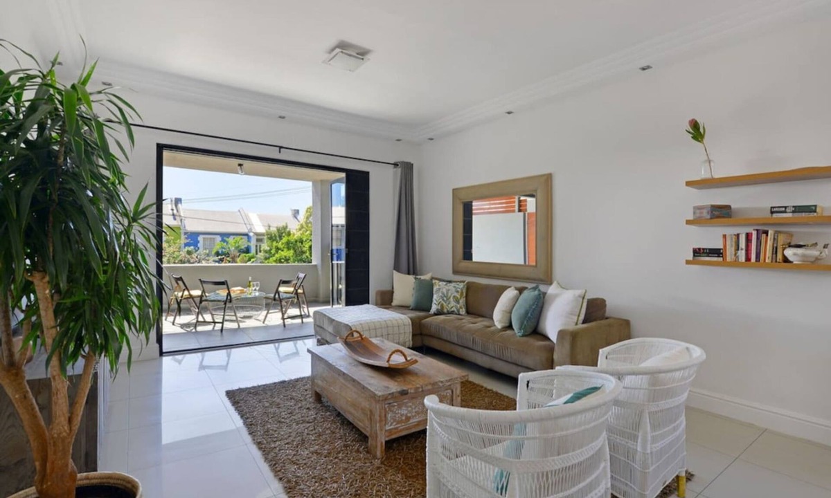Three Anchor Bay Apartment | Modern 2-Bed Green Point Haven | Stylish & Central
