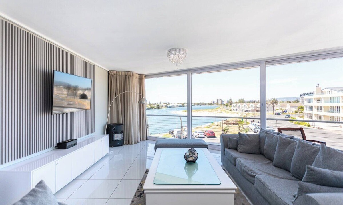 Lagoon Beach Apartment | Modern 2BR w/Ocean Views & Pool Access by CTHA