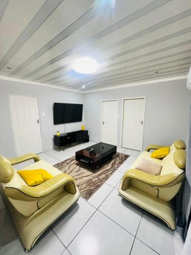 Vanderbijlpark Apartment | Modern Comfort, Easy Access Everywhere
