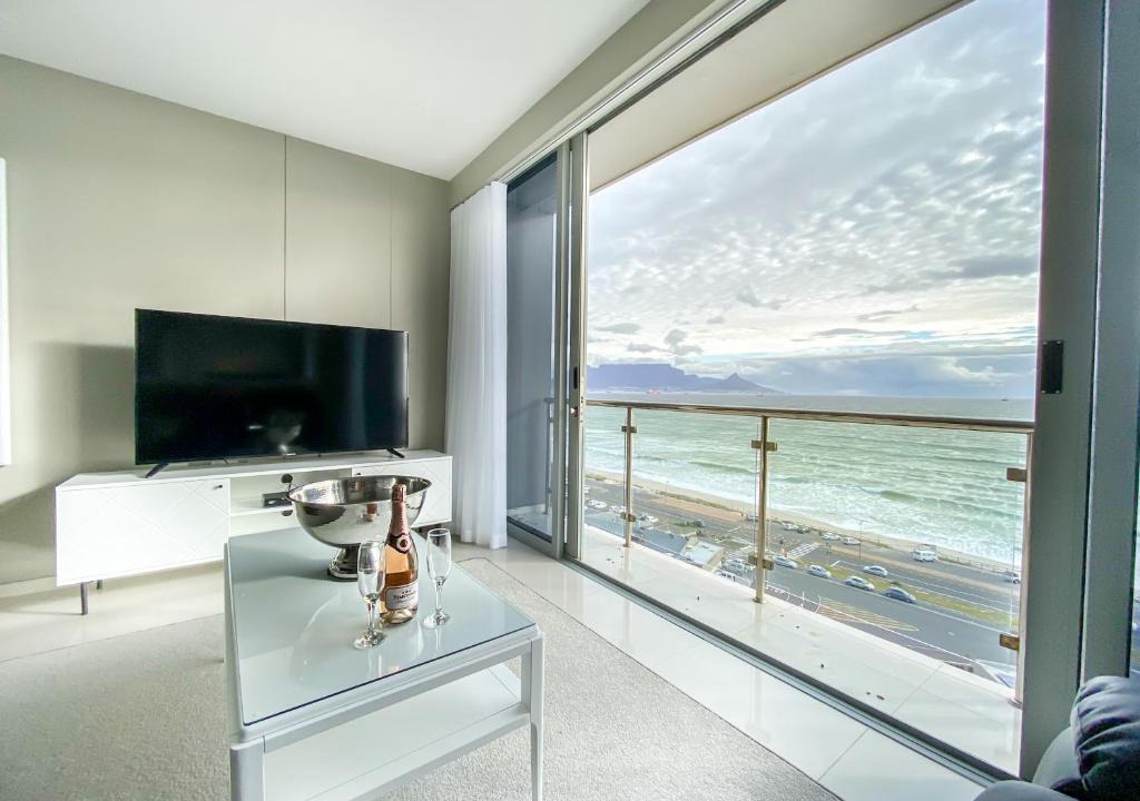 West Beach Apartment | Modern Ocean View 1 Bedroom Apartment 707 Infinity