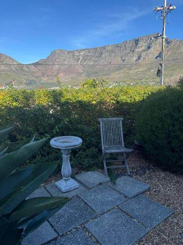 Pixley ka Seme Ski Chalet | Mountain Views in the Heart of Tamboerskloof