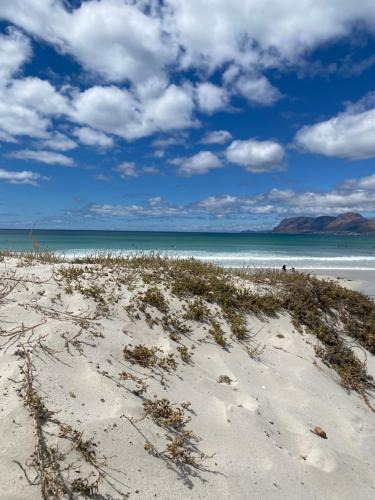 Muizenberg Apartment | Muizenberg Sea Search Self Catering