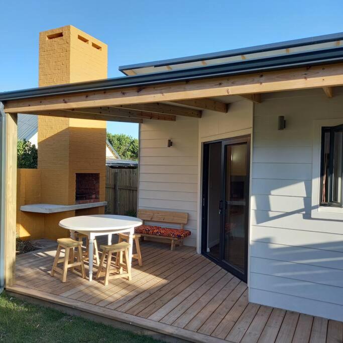 Cape Saint Francis House | Neap Tide - Brand new cottage, walk to beach - inverter, wi-fi, DSTV