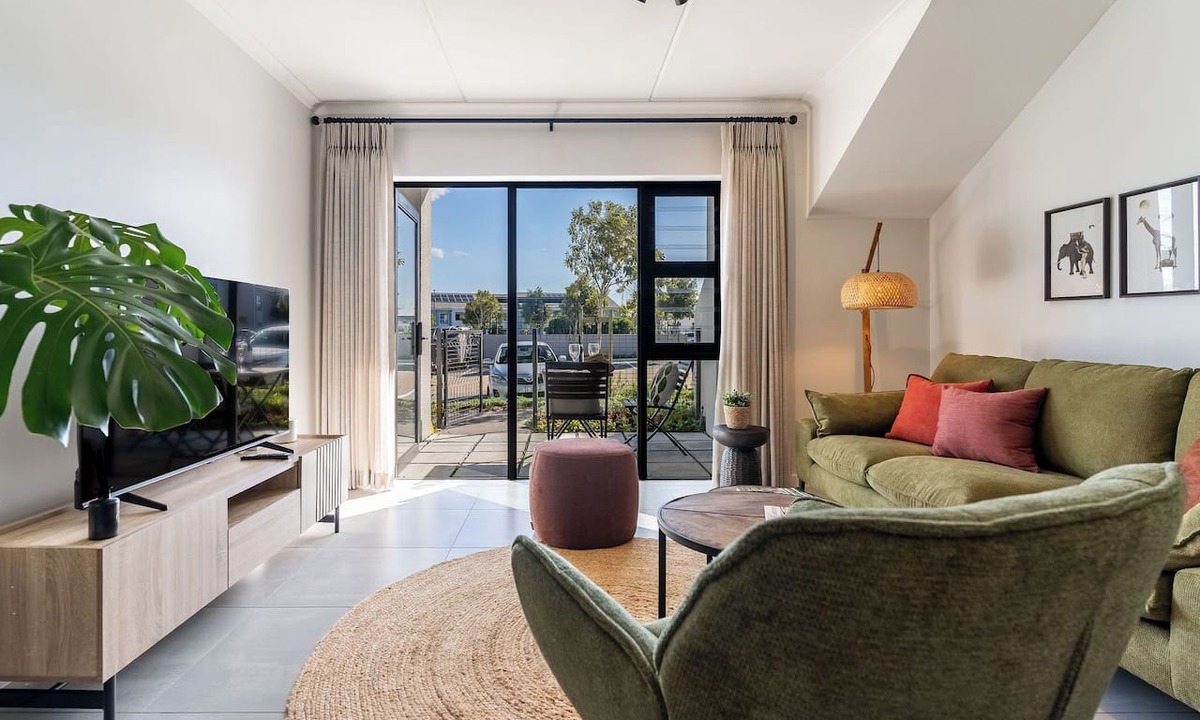 Burgundy Estate Apartment | Neo-African apartment at the entrance of Durbanville wine route