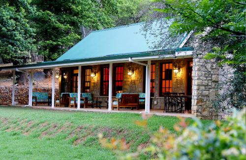 Drakensberg Gardens House | New England Cottage